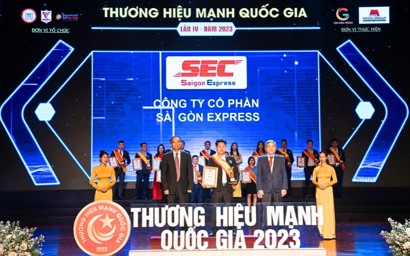 Saigon Express Vinh Dự Trở Thành Top 10 Thương Hiệu Mạnh Quốc Gia 2023 - DatViet Media: Truyền thông, Sự kiện, Booking Phóng sự, Sản xuất TVC, ISO